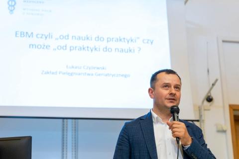 Wystąpienie Prodziekana ds. Pielęgniarstwa na konferencji