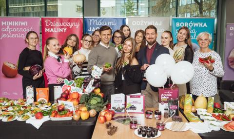 Dzień Warzyw i Owoców zdjęcie grupowe